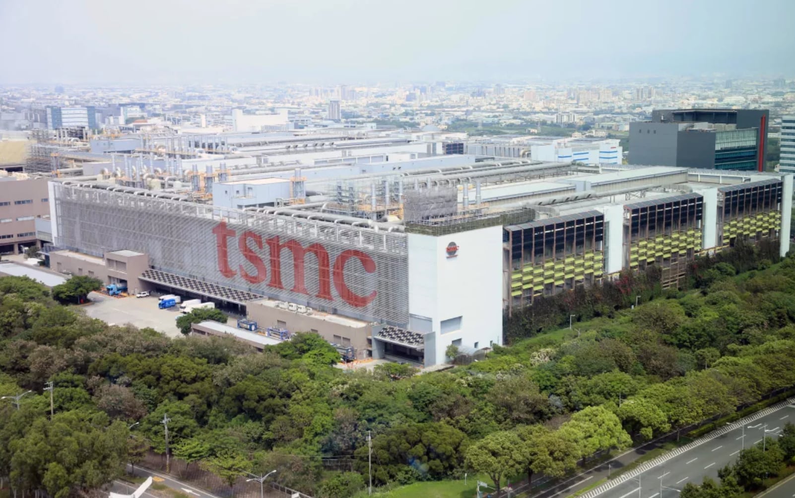 TSMC widens foundry lead over Samsung Electronics