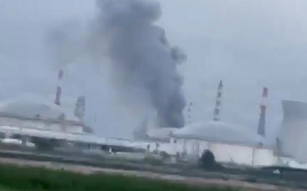 Irã bombardeia principal refinaria de petróleo de Israel; ação provocou incêndio e cortes de energia