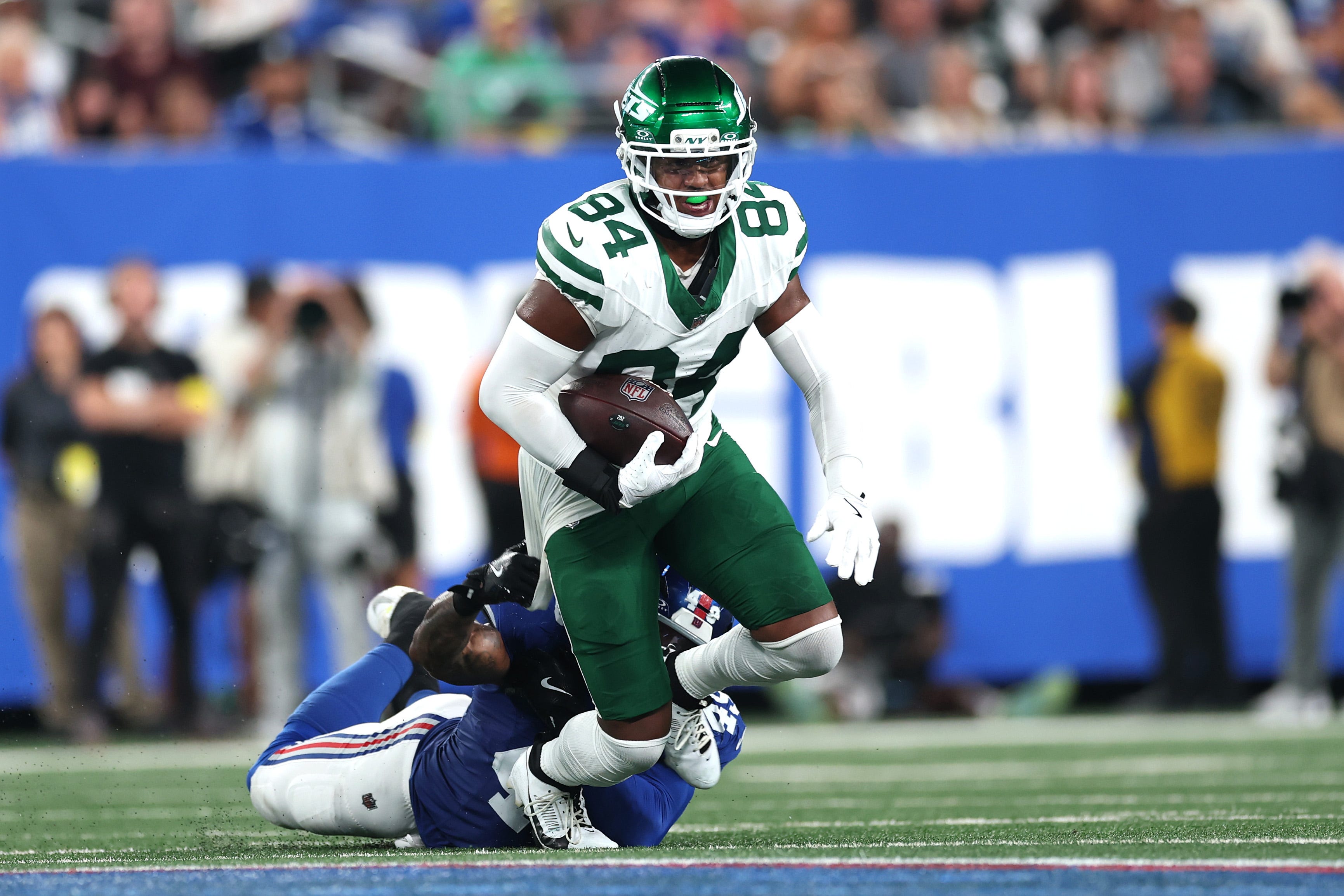 Eagles sign former Jets TE Stone Smartt to a 1-year deal