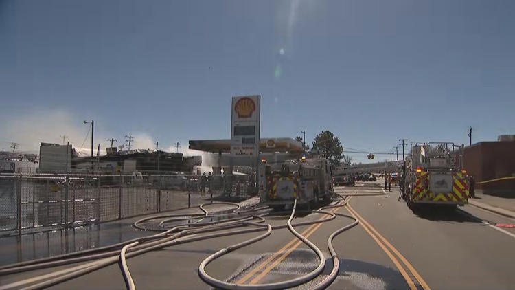 2 injured in explosion at Denver gas station