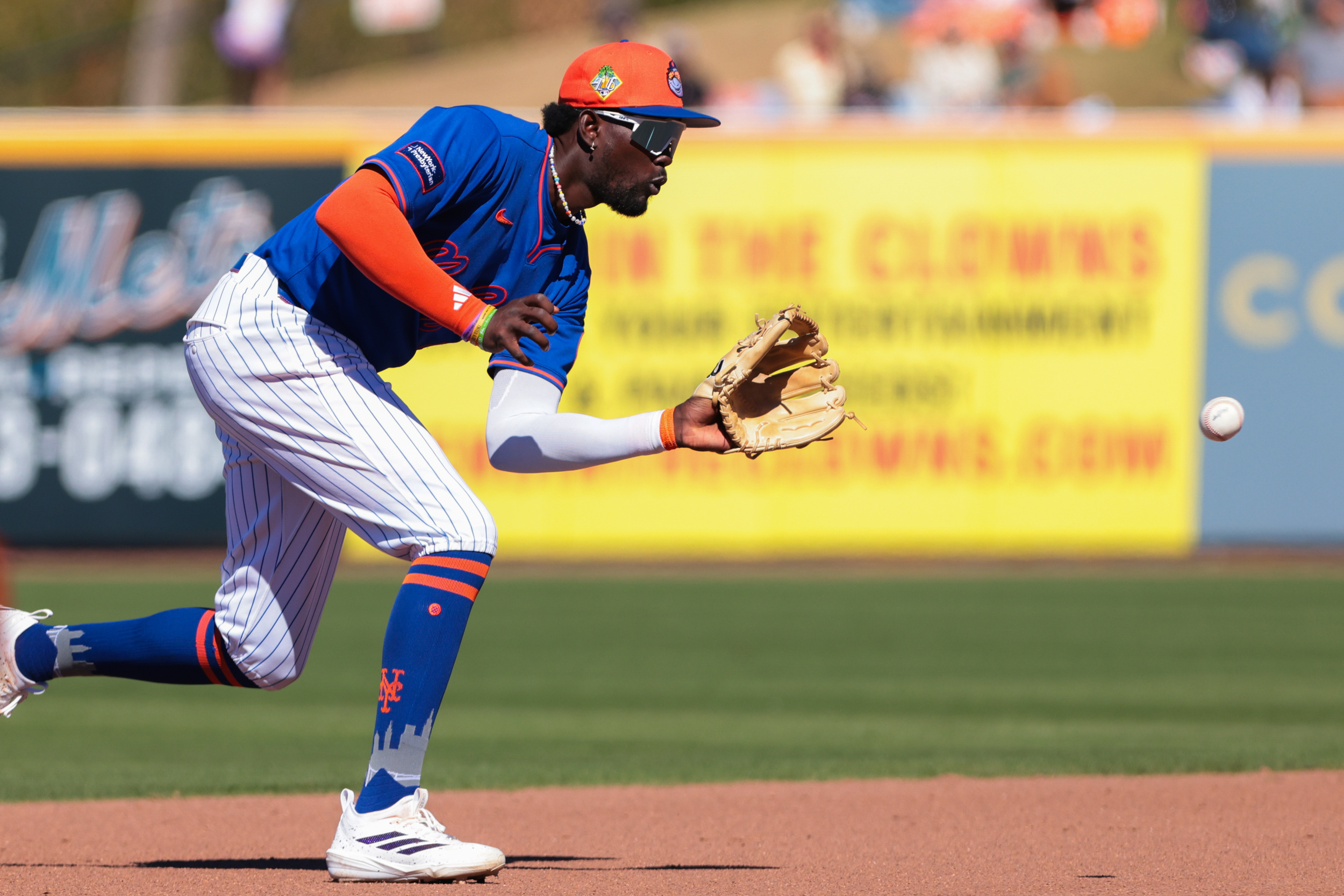 Mets option Ronny Mauricio<br>