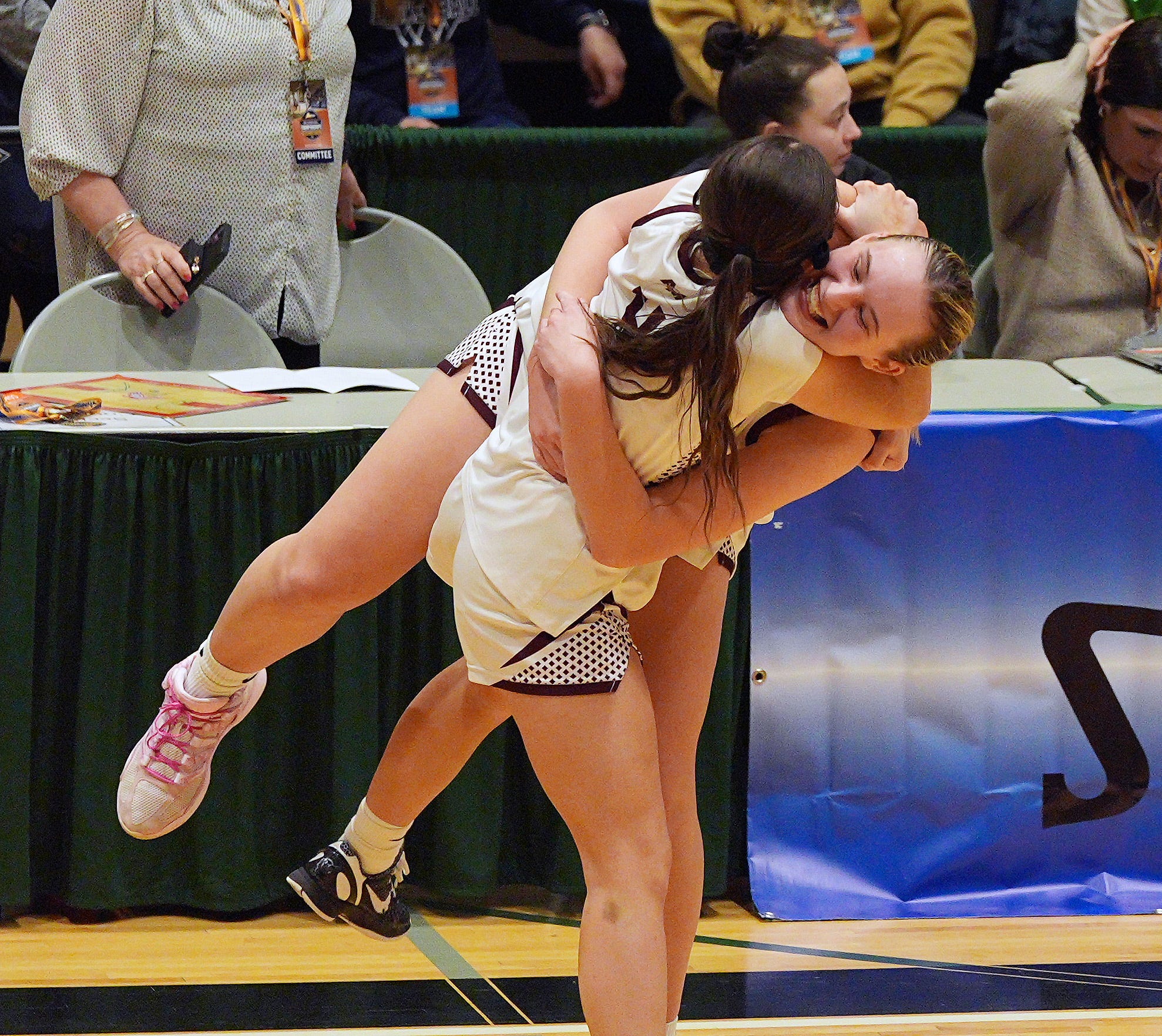Albertus Magnus girls basketball wins NYS semifinal comeback OT game