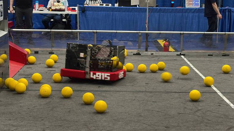 BHS Spartronics defeats world-champ robot in first match of season