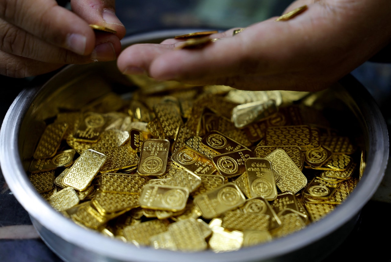 Here’s what’s behind the selloff in gold and silver<br>