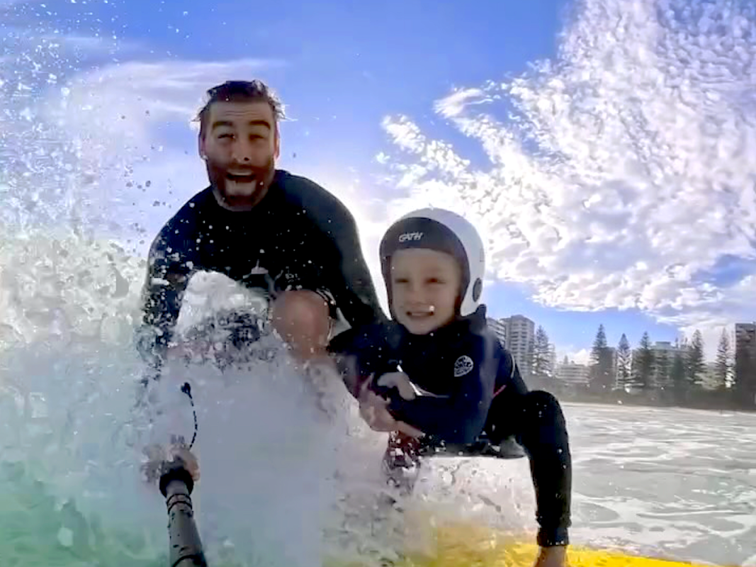 4-year-old Zephii Bourke charges Snapper Rocks before he can walk (video)