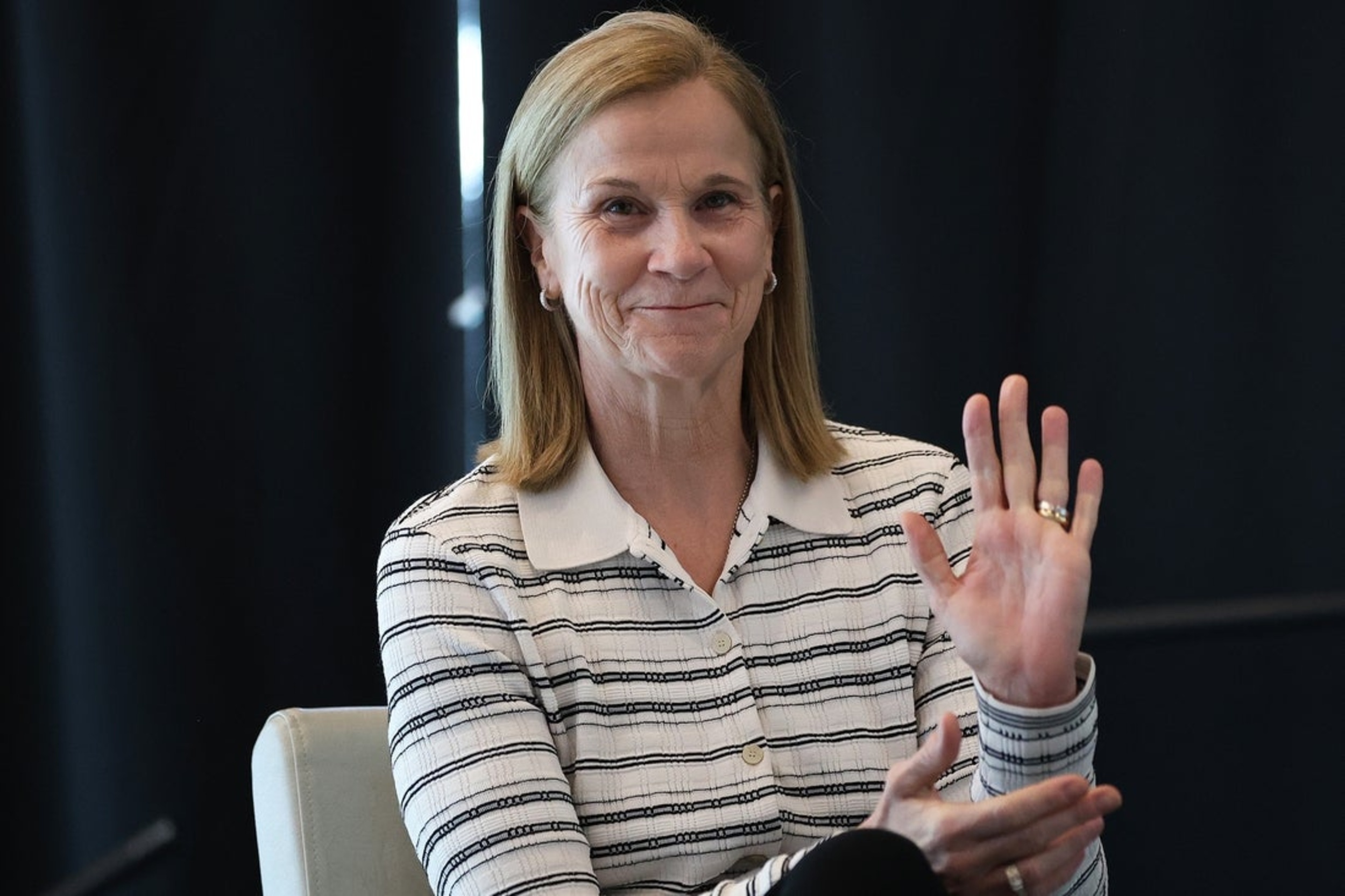 FIFA rules all women's teams must have female coaches