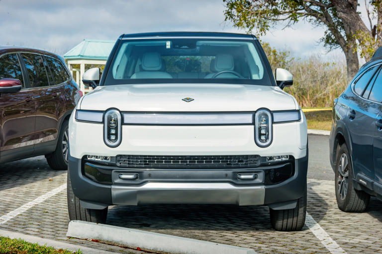 Uber will operate its own robotaxis again—this time with Rivian’s not ...