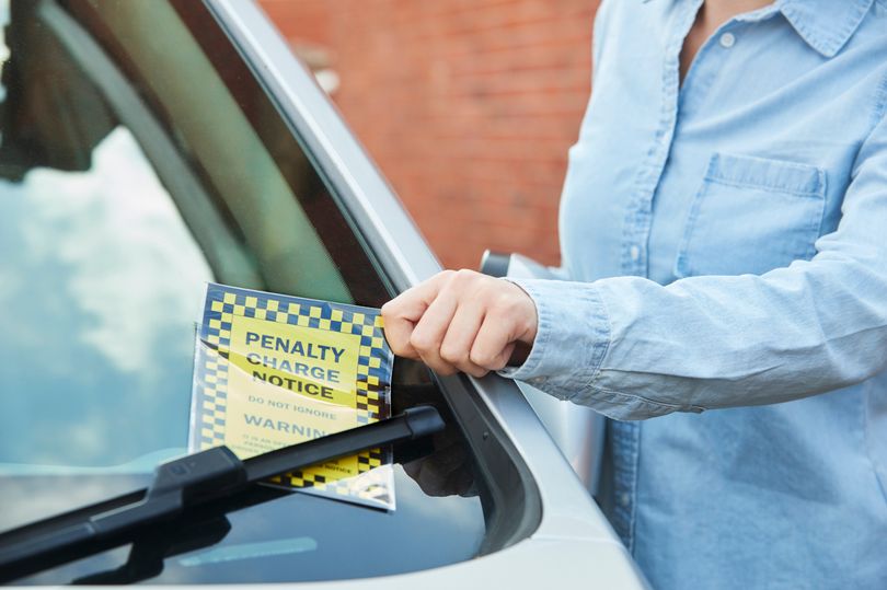 UK drivers told to ignore text message warning issued over common ...