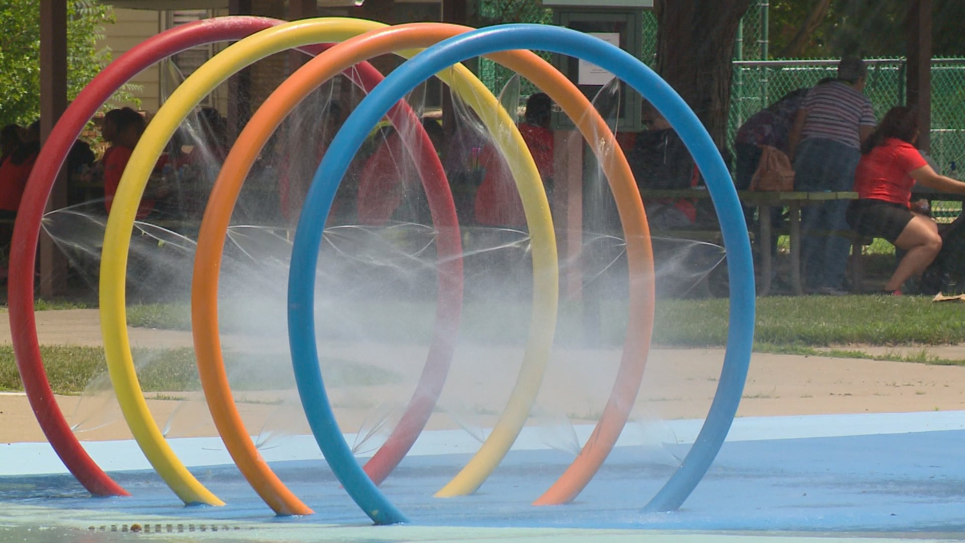 Extreme heat prompts early splash pad openings in Clark County