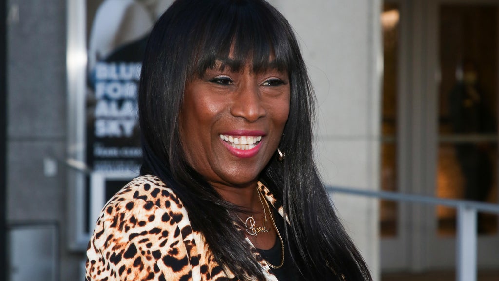Harlem remembers Kiki Shepard's legacy after iconic Apollo Theater host ...