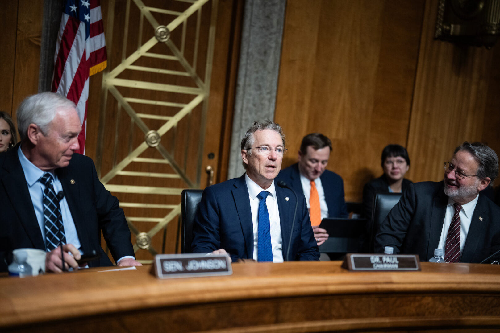 Senate panel advances Markwayne Mullin bid to lead DHS