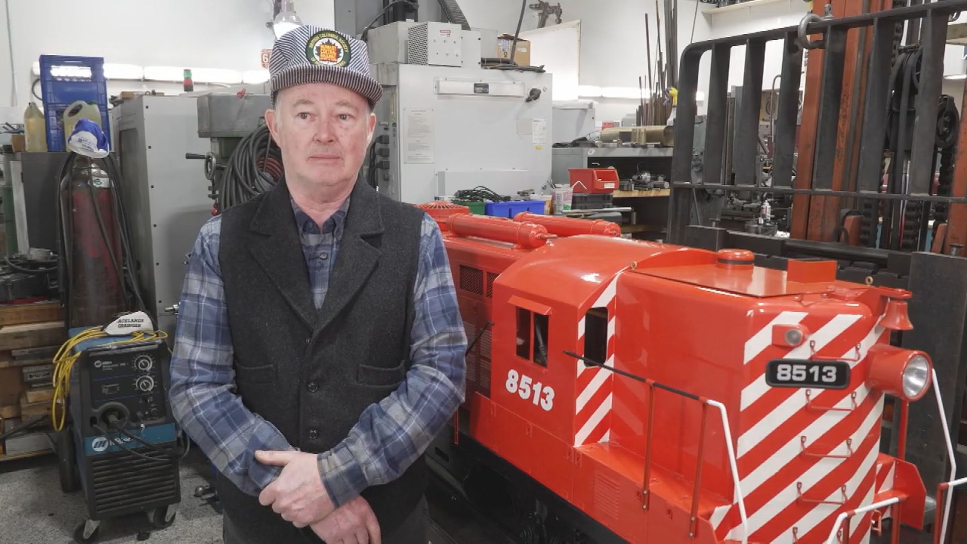 This is BC: Vancouver Island man builds replica locomotives