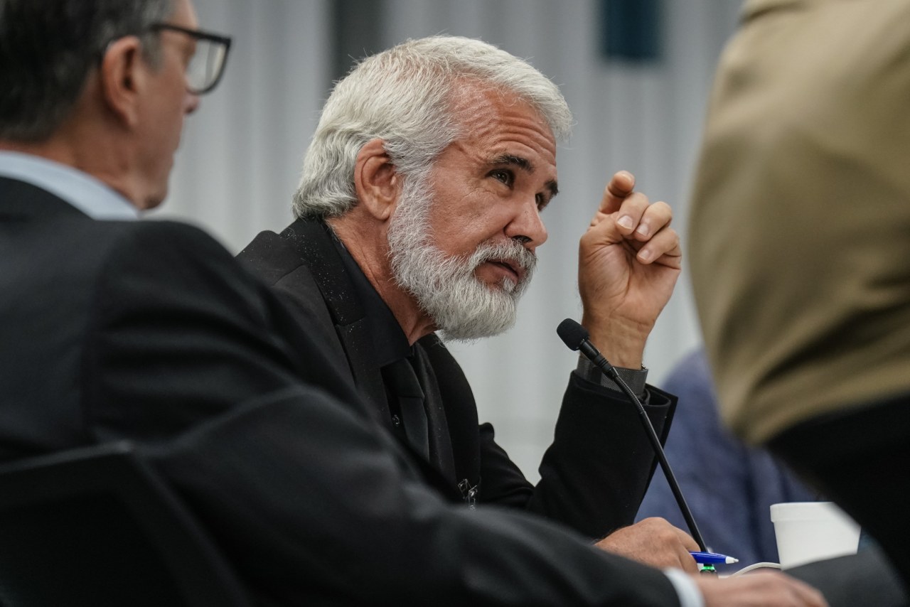 HHS weighs replacing CDC vaccine advisers