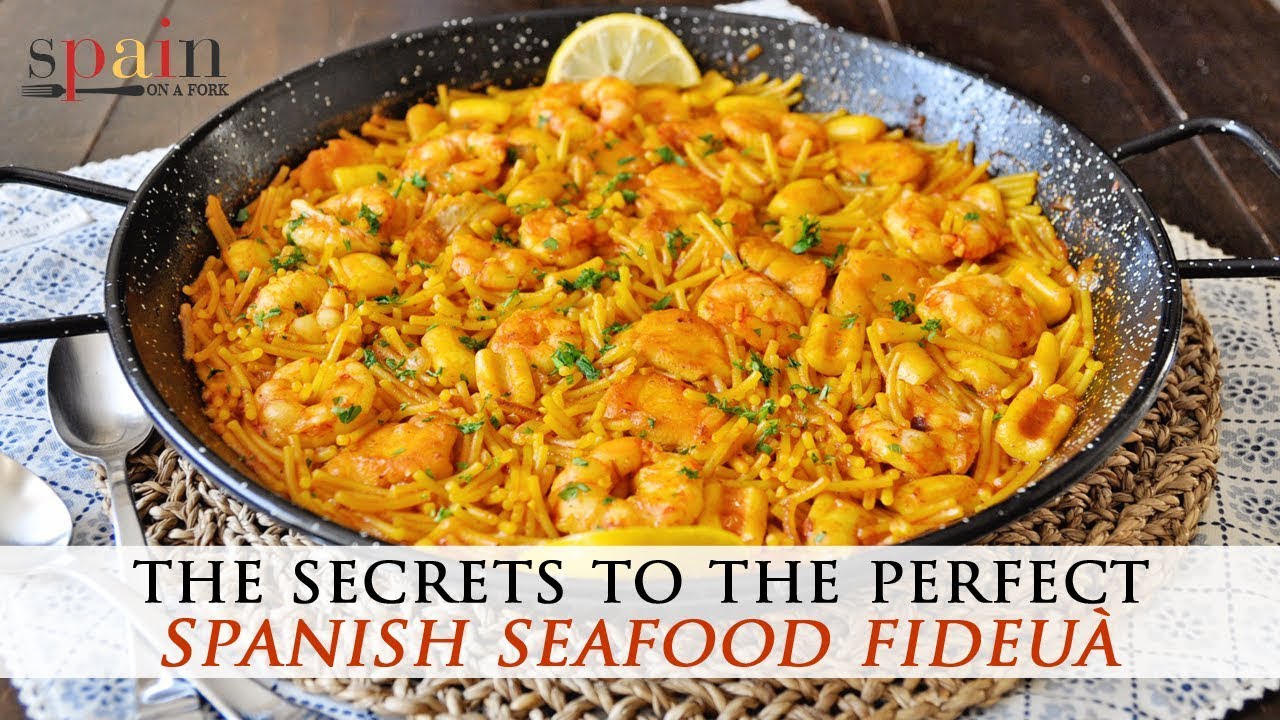 Authentic Spanish seafood fideuà | Traditional recipe from Valencia