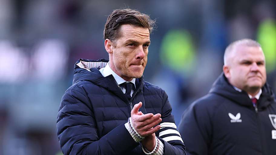 Burnley are still hanging in there. | Robbie Jay Barratt/AMA/Getty Images
