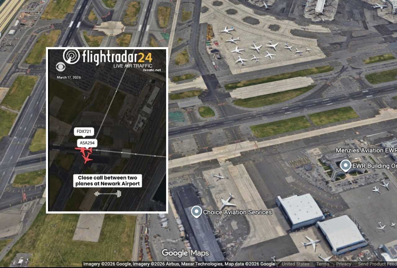 Planes were 300 feet from colliding at Newark Airport: Listen to ...
