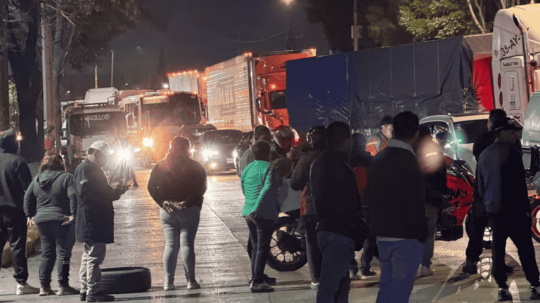 Noche de caos en Ecatepec: bloquean López Portillo y suspenden Mexibús