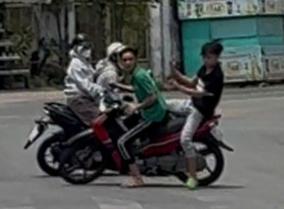 Công an xử lý các đối tượng rượt đuổi đánh nhau trên đường ở TPHCM