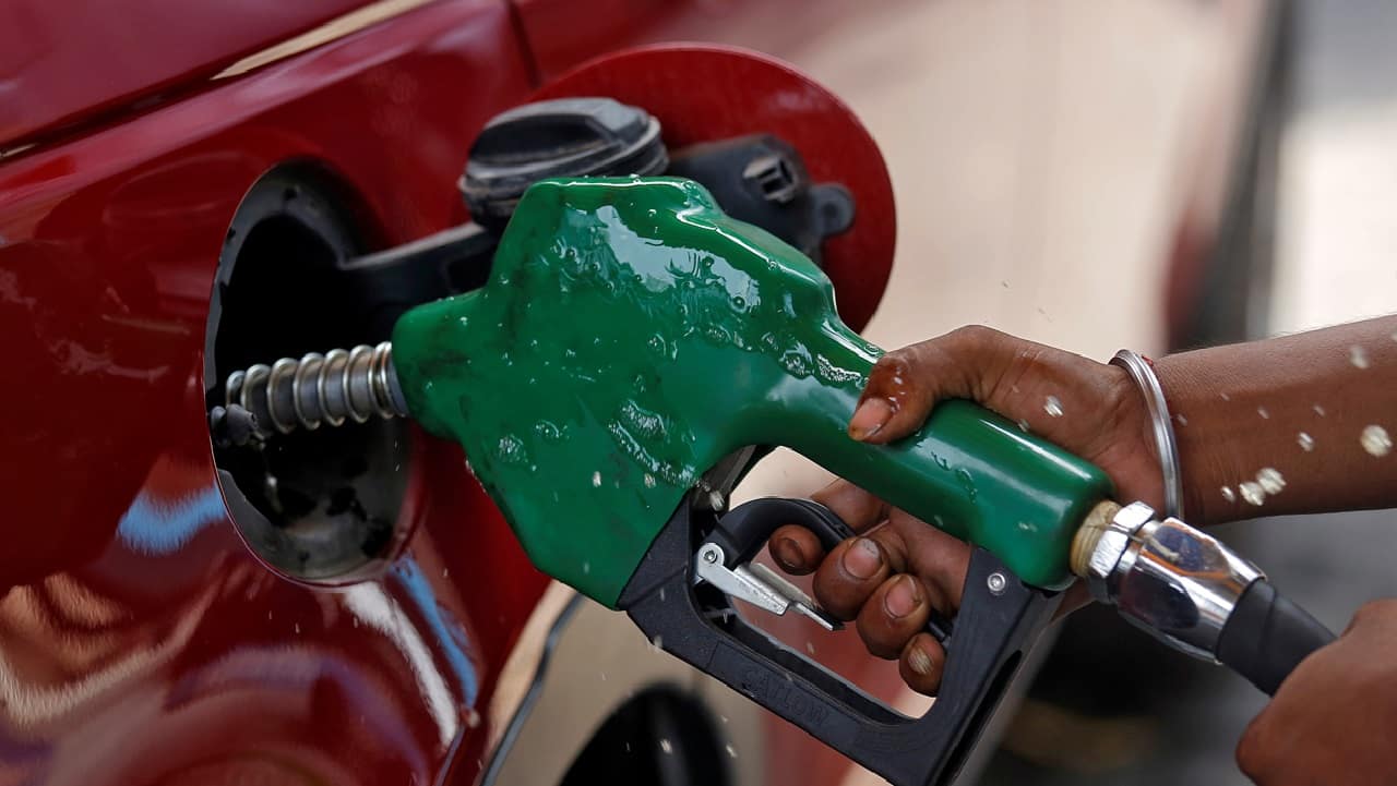 Govt bars bulk petrol, diesel purchases by industrial users at retail outlets