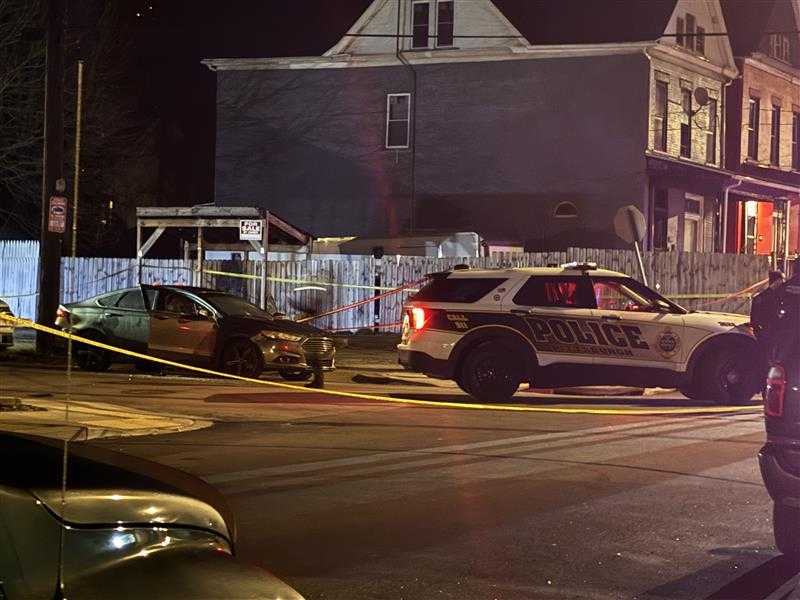 Man & woman found shot multiple times inside vehicle in Pittsburgh
