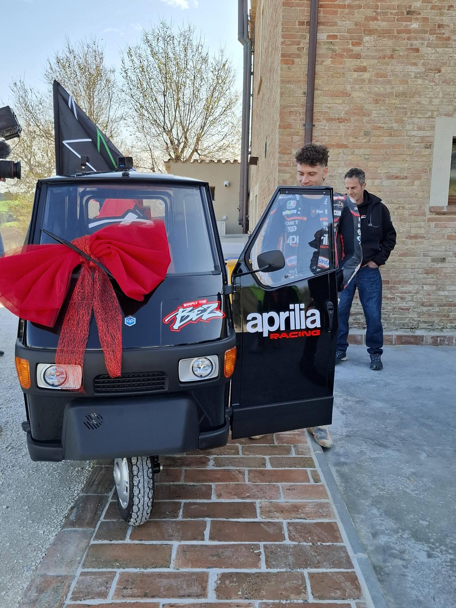 Non Ho Bisogno Di Google Mia Moglie Sa Tutto Divertente Maglietta