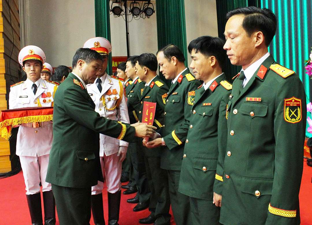 Quân khu 5 điều động 30 cán bộ về trường Thiếu sinh quân miền Trung