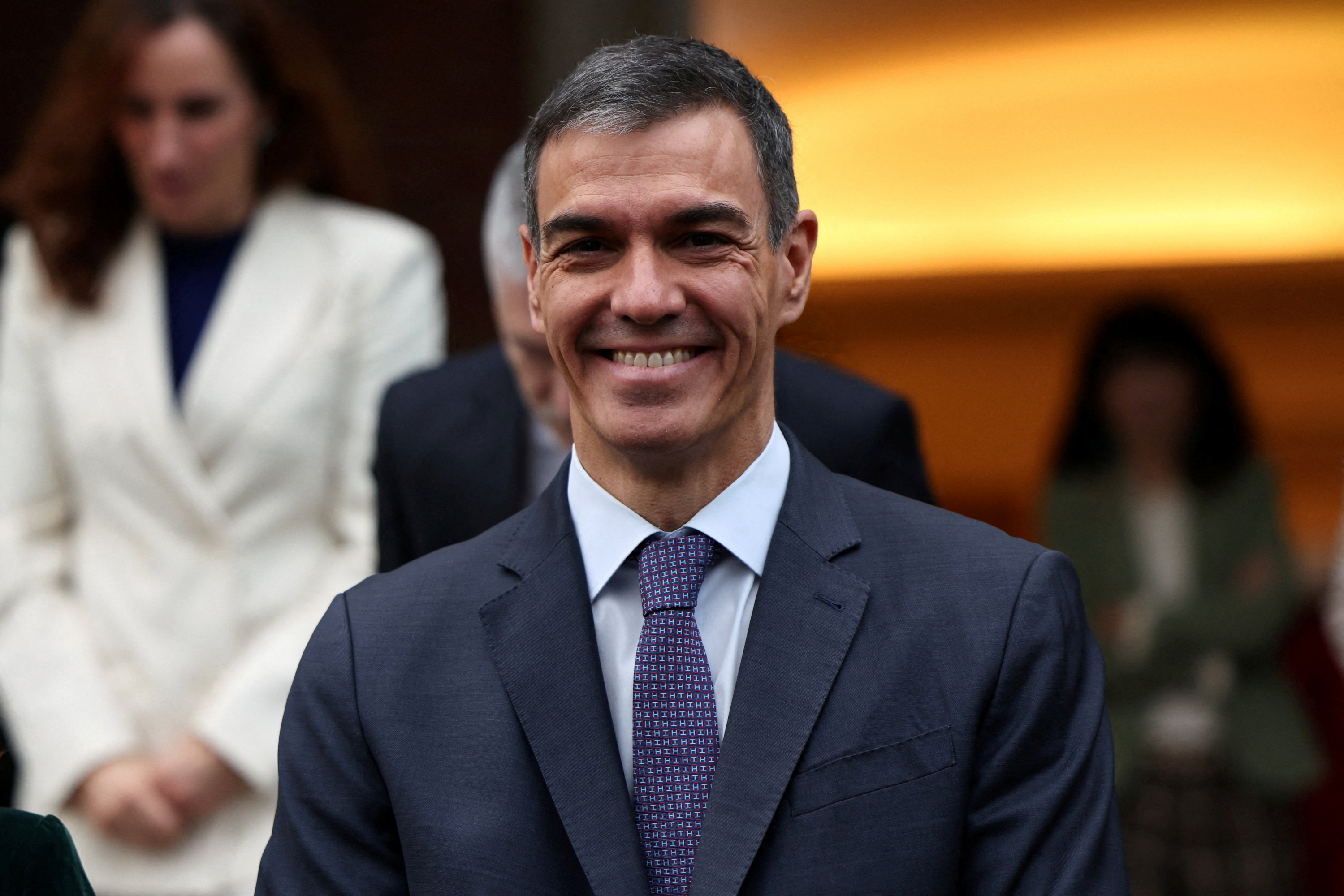 El Gobierno incluye la bajada al 10% del IVA de los carburantes en sus ...