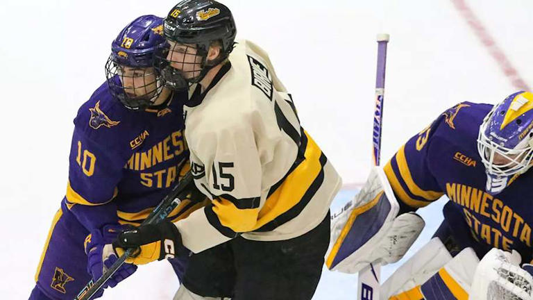 CCHA Mason Cup final features No. 14 St. Thomas at No. 16 Minnesota State
