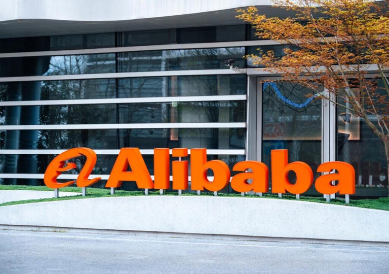 Alibaba headcount falls after Sun Art exit (updated)