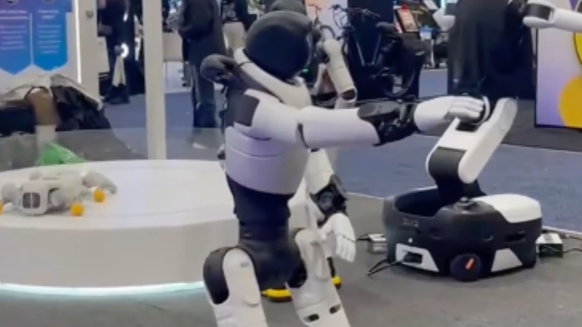 Humanoid robot’s dance gone wrong causes chaos at busy California ...