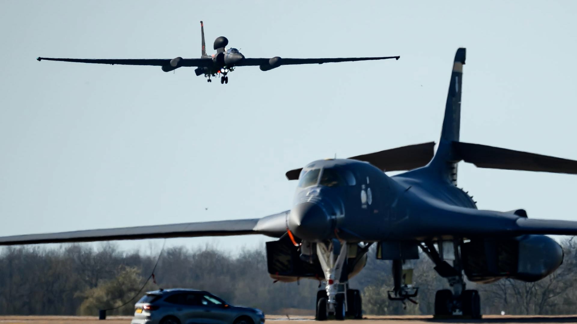 US strikes Iran targets to reopen Strait of Hormuz