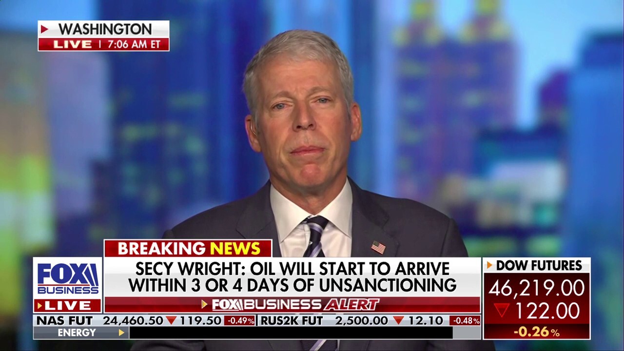 US may lift sanctions on 140M barrels of Iranian oil to stabilize markets