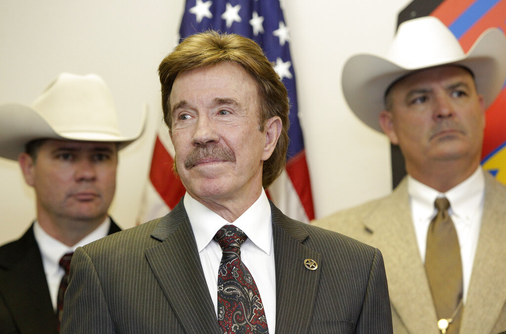 Chuck Norris, 7 foto iconiche dell’attore di 'Walker Texas Ranger'