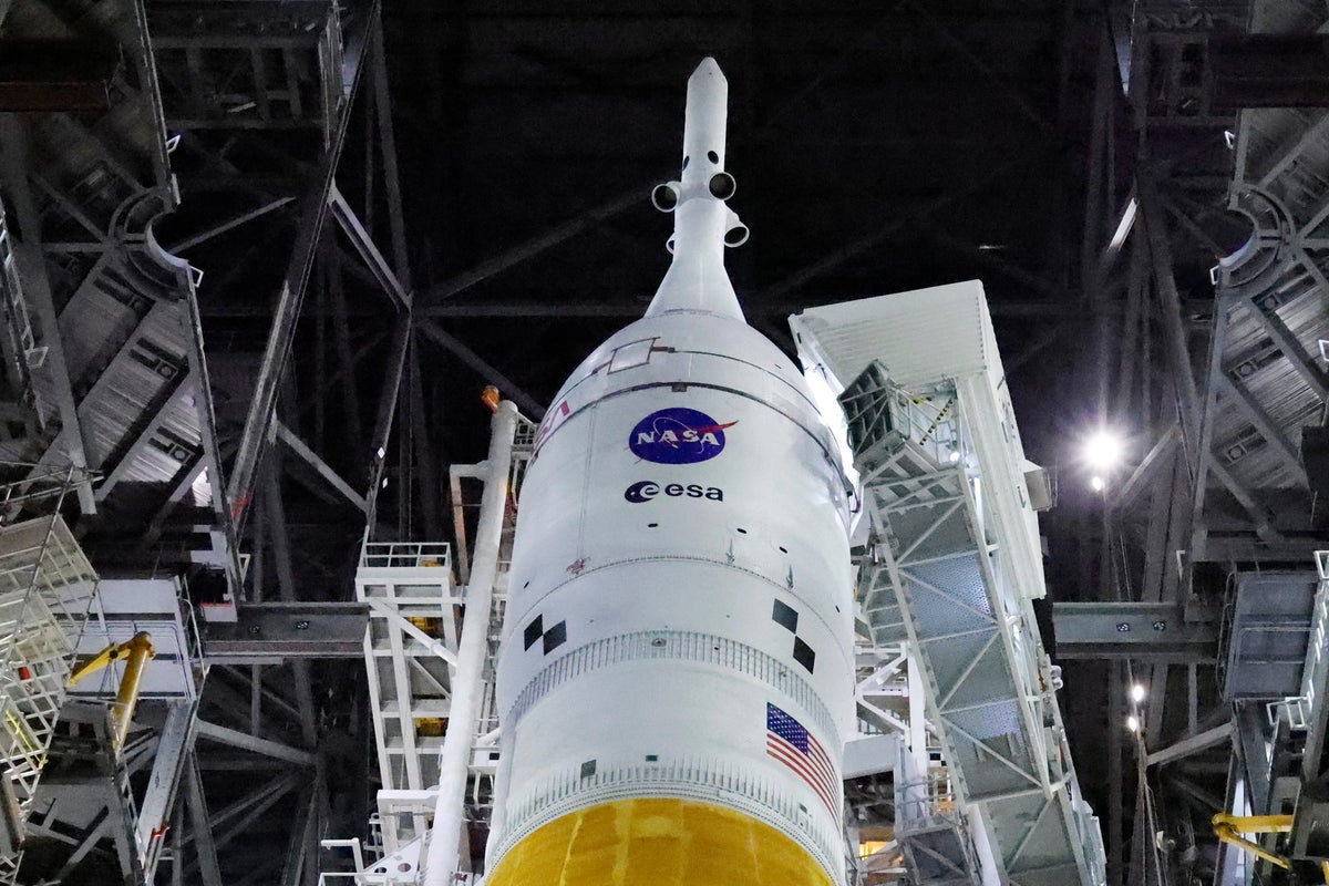 NASA prepares rocket for moon launch weeks after delay