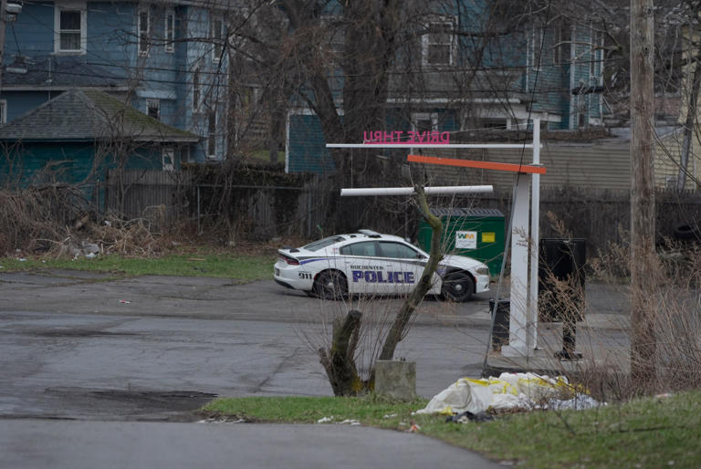 Rochester police officer shot after suspect opens fire during encounter ...