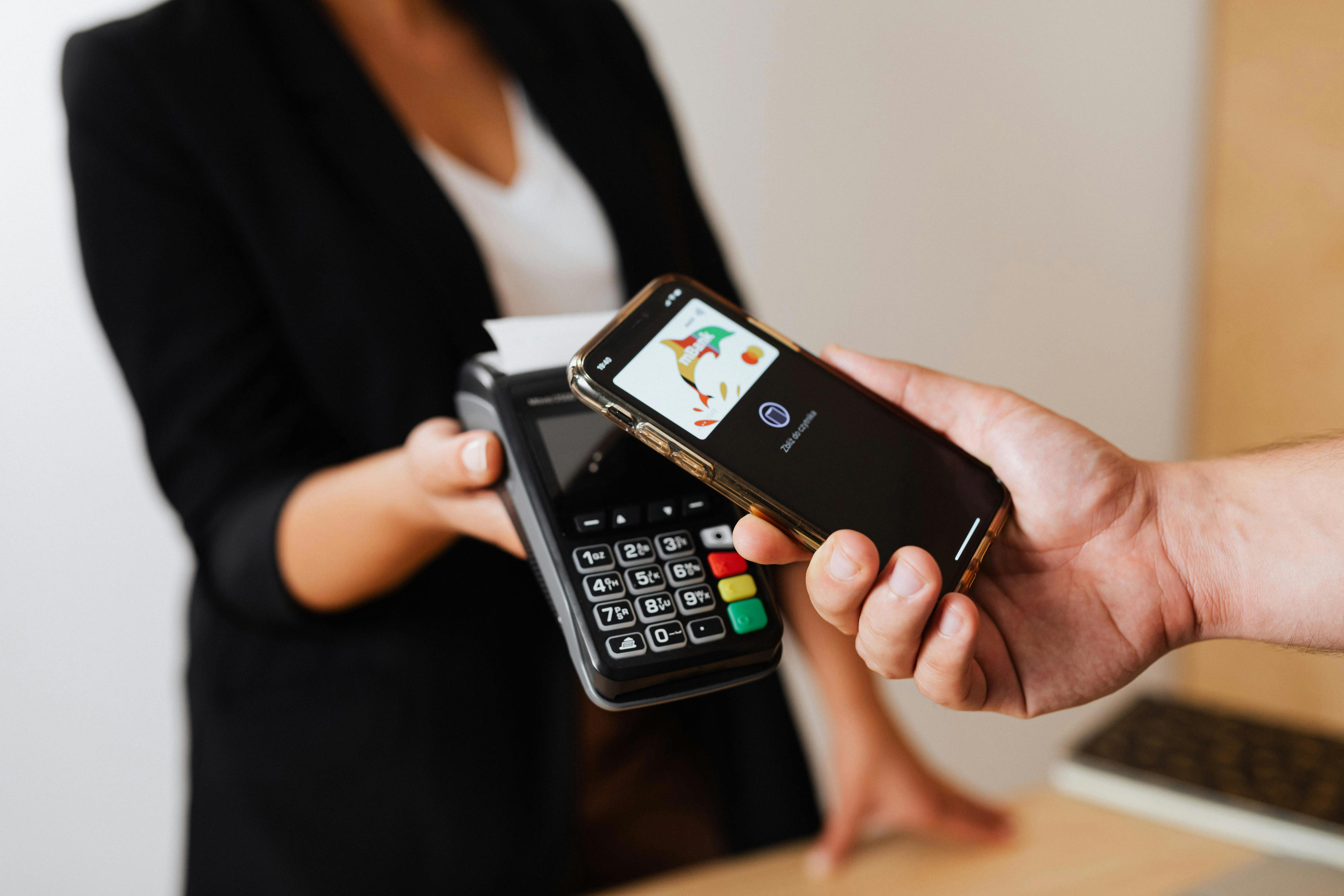 Contactless limit: new rules let UK banks change £100 tap to pay card ...