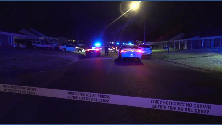 1 dead, 2 on the run after shooting at Raleigh home