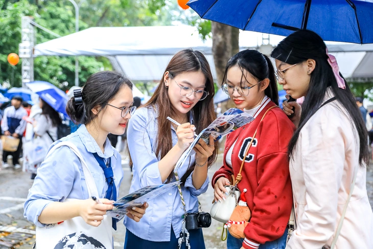 Đại học Quốc gia Hà Nội giảm điểm quy đổi IELTS, tăng mức chênh lệch
