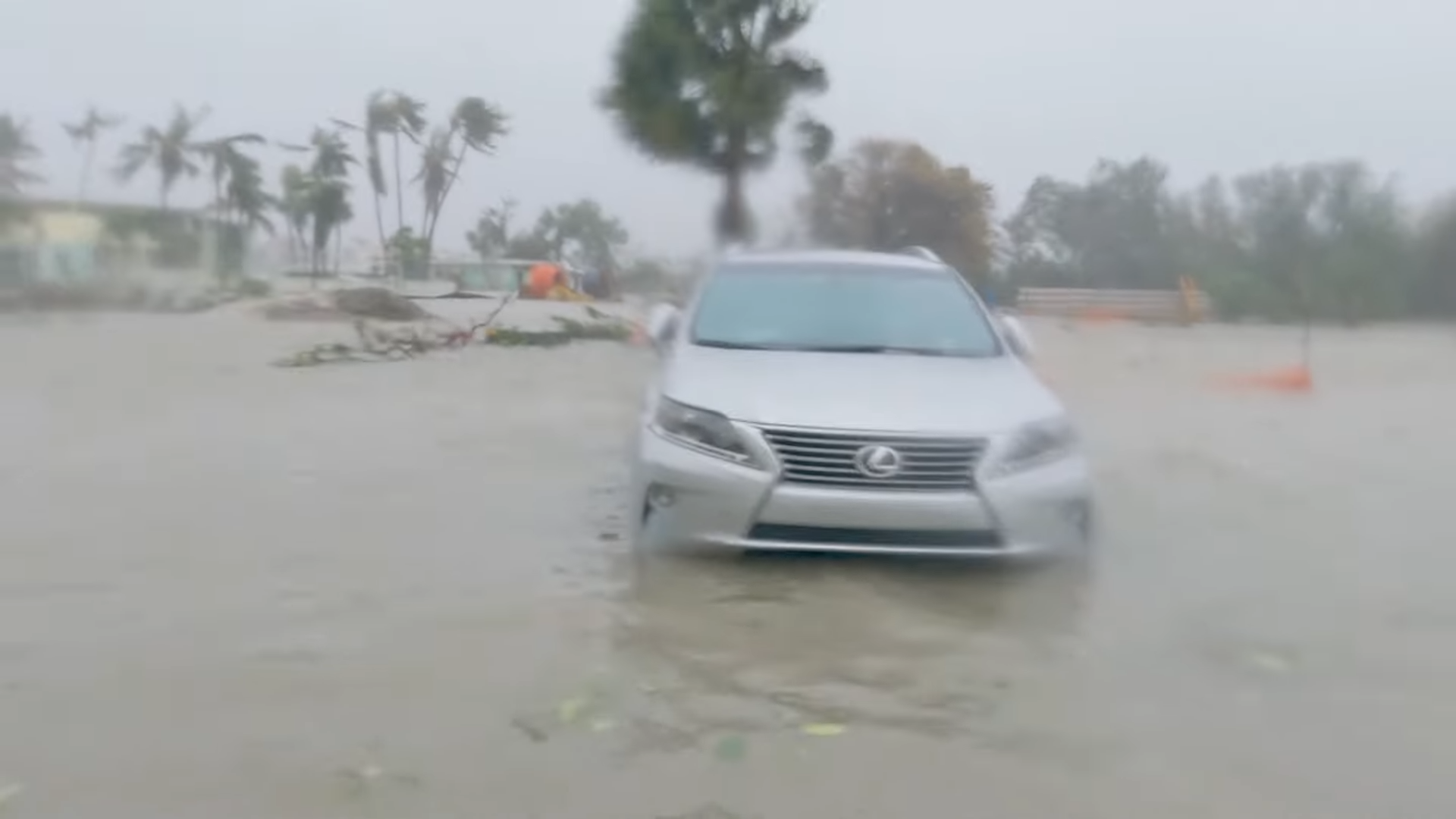 A hurricane tore this bridge apart – it reopened 15 days later<br><br>