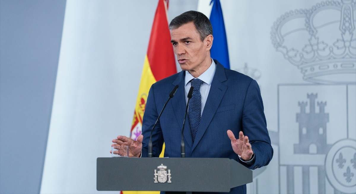 El Gobierno rebaja al 10% el IVA de carburantes, luz y gas y aprueba un ...