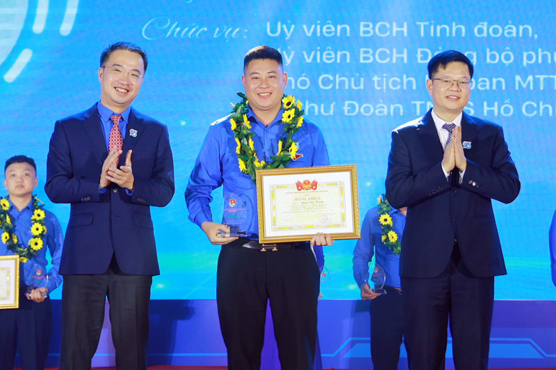 Tuyên dương 60 'thủ lĩnh áo xanh' Thái Nguyên, lan tỏa tinh thần cống hiến của tuổi trẻ