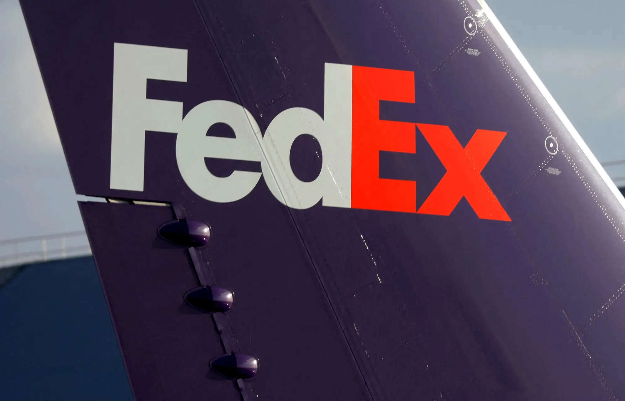 US stocks: FedEx shares jump 7% on resilient demand forecast amid ...
