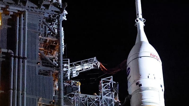 Razzo NASA Artemis II torna alla rampa per il secondo tentativo di ...