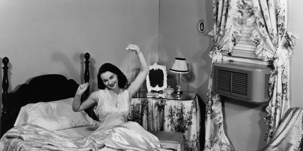 12 Vintage Bedroom Decor Photos Over the Years