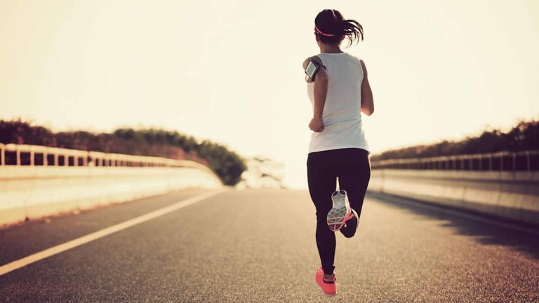 Les 5 meilleures chaussures running femmes en 2026 : comparatif expert ...