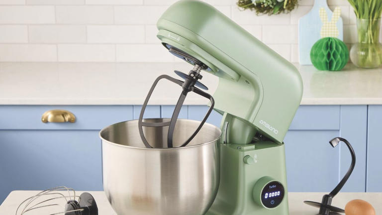 Move over KitchenAid – Aldi's new stand mixer is here and it's less ...