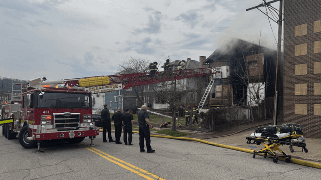 Emergency crews respond to abandoned house fire in Charleston
