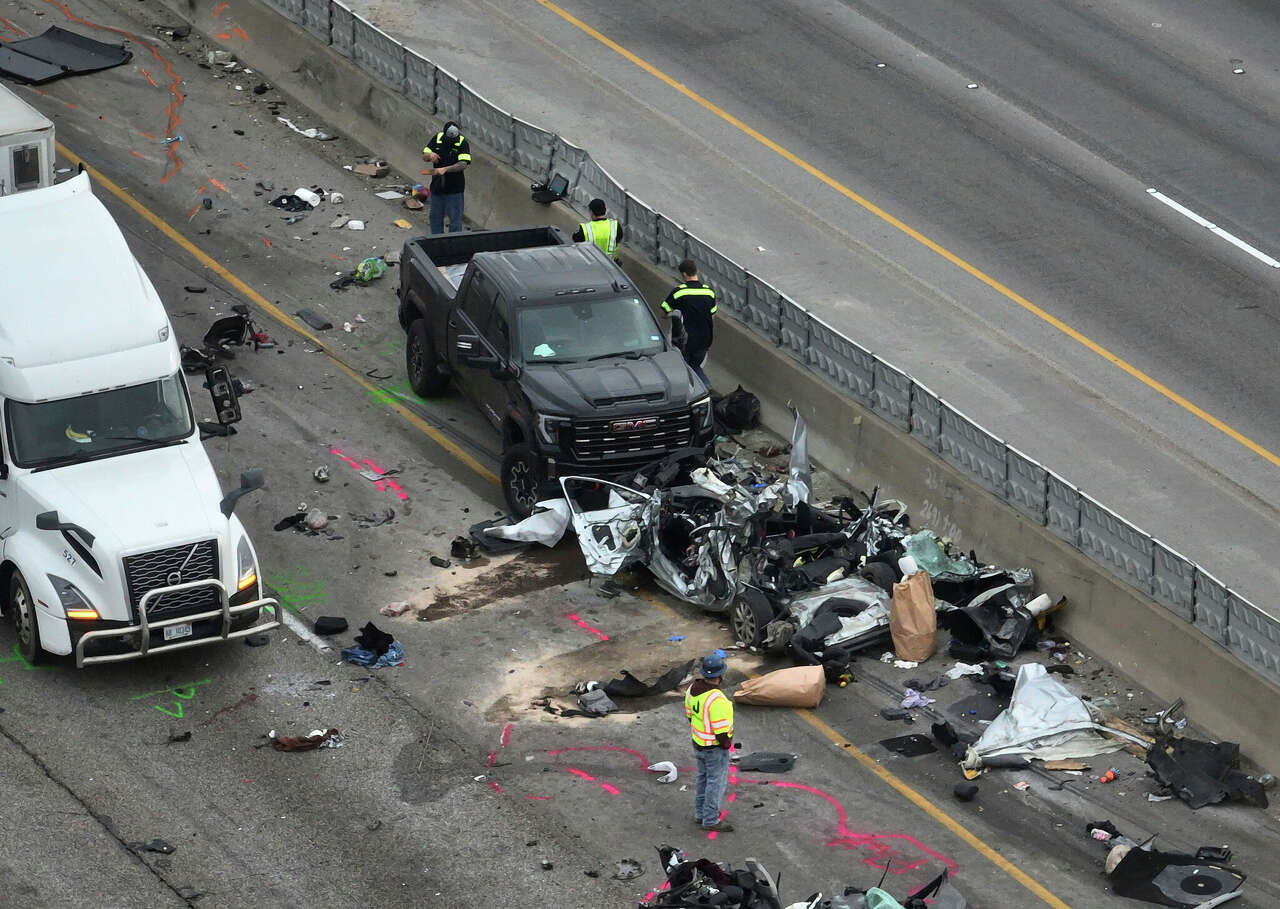Truck driver in deadly I-35 crash had 'reduced' chances of sleep