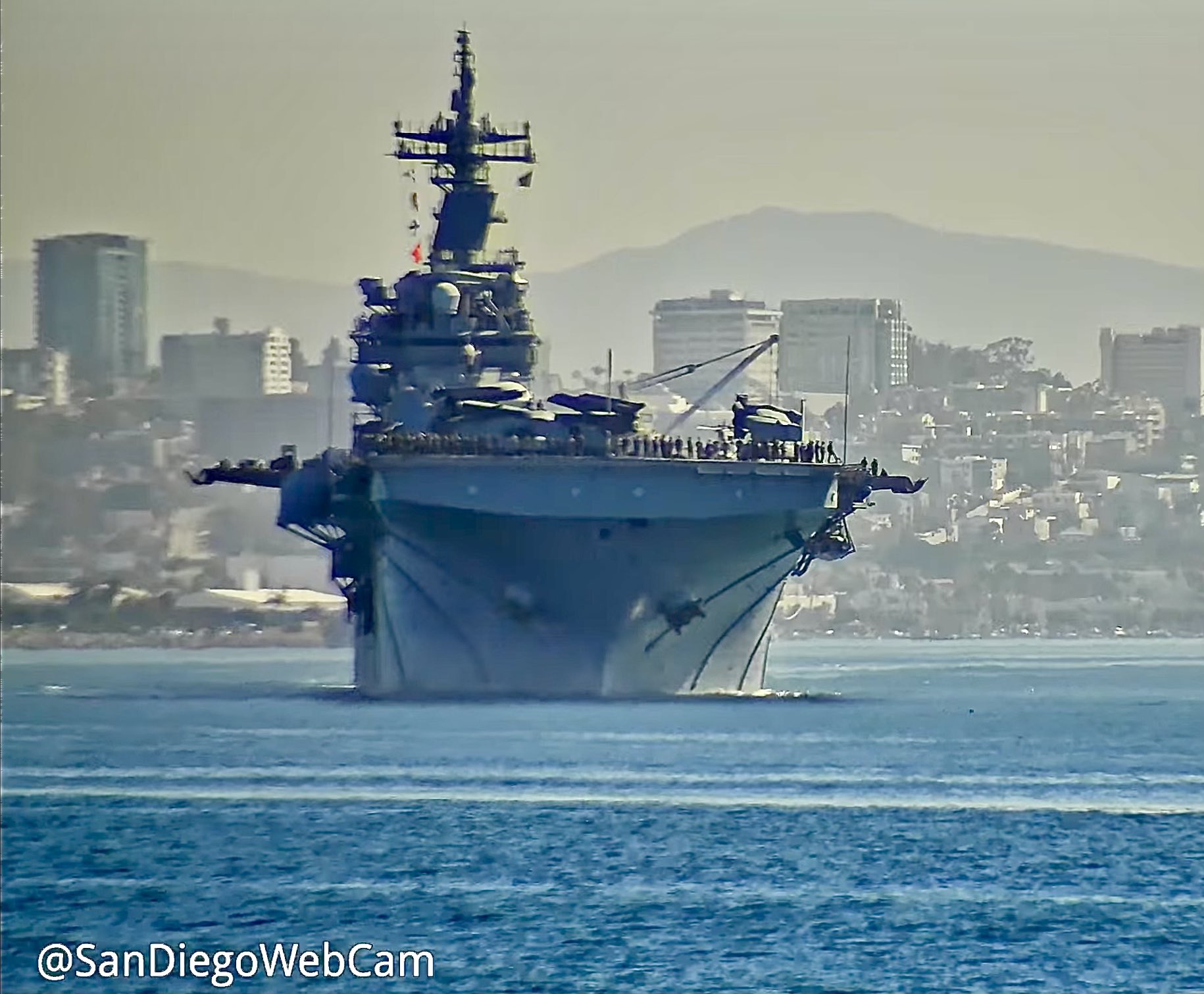 USS Boxer parte desde San Diego en medio de tensión con Irán: miles de ...