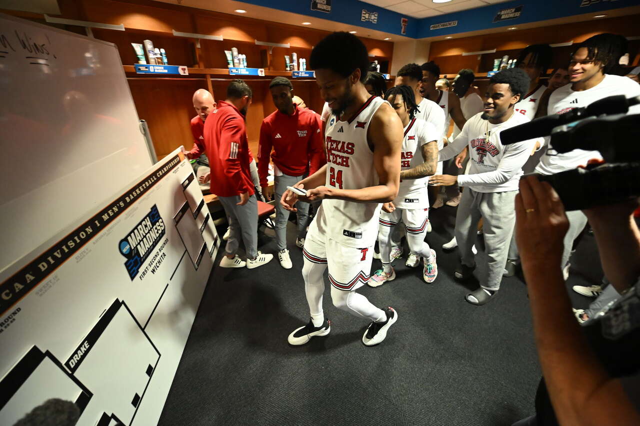 How many perfect March Madness brackets are left after day 1?